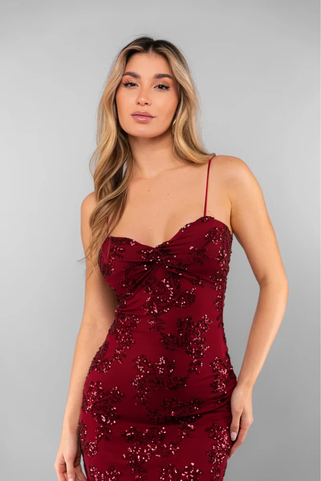 Sophisticated Black Maxi Dress with a Sheen and a Sweetheart Neckline