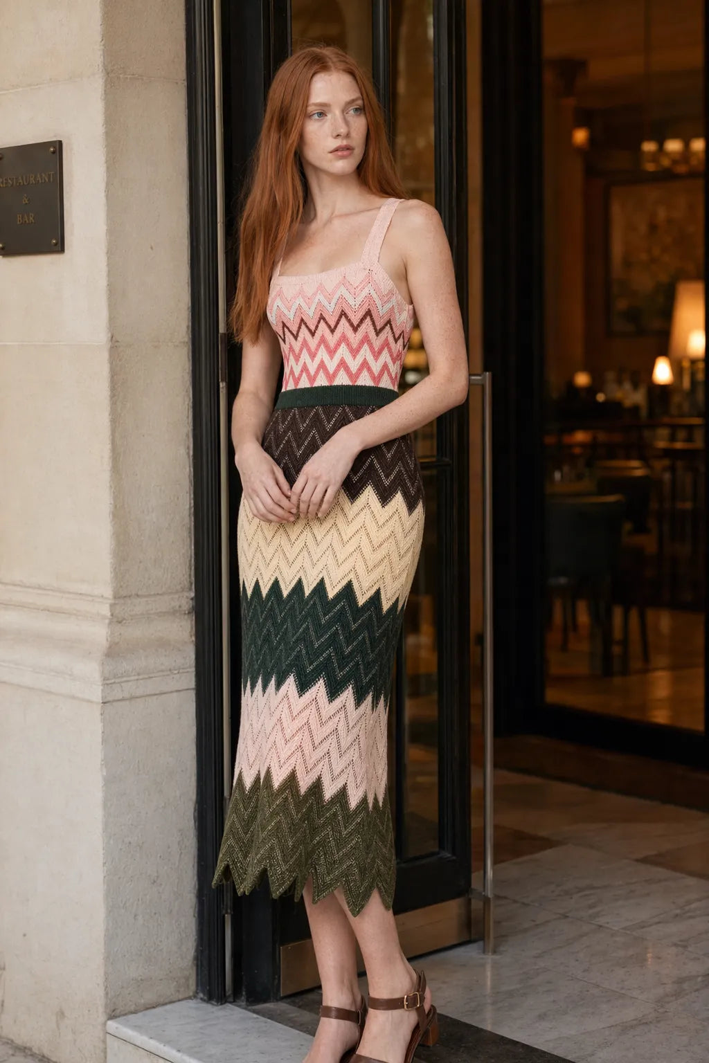 Contrast-Color Knitted Midium Dress